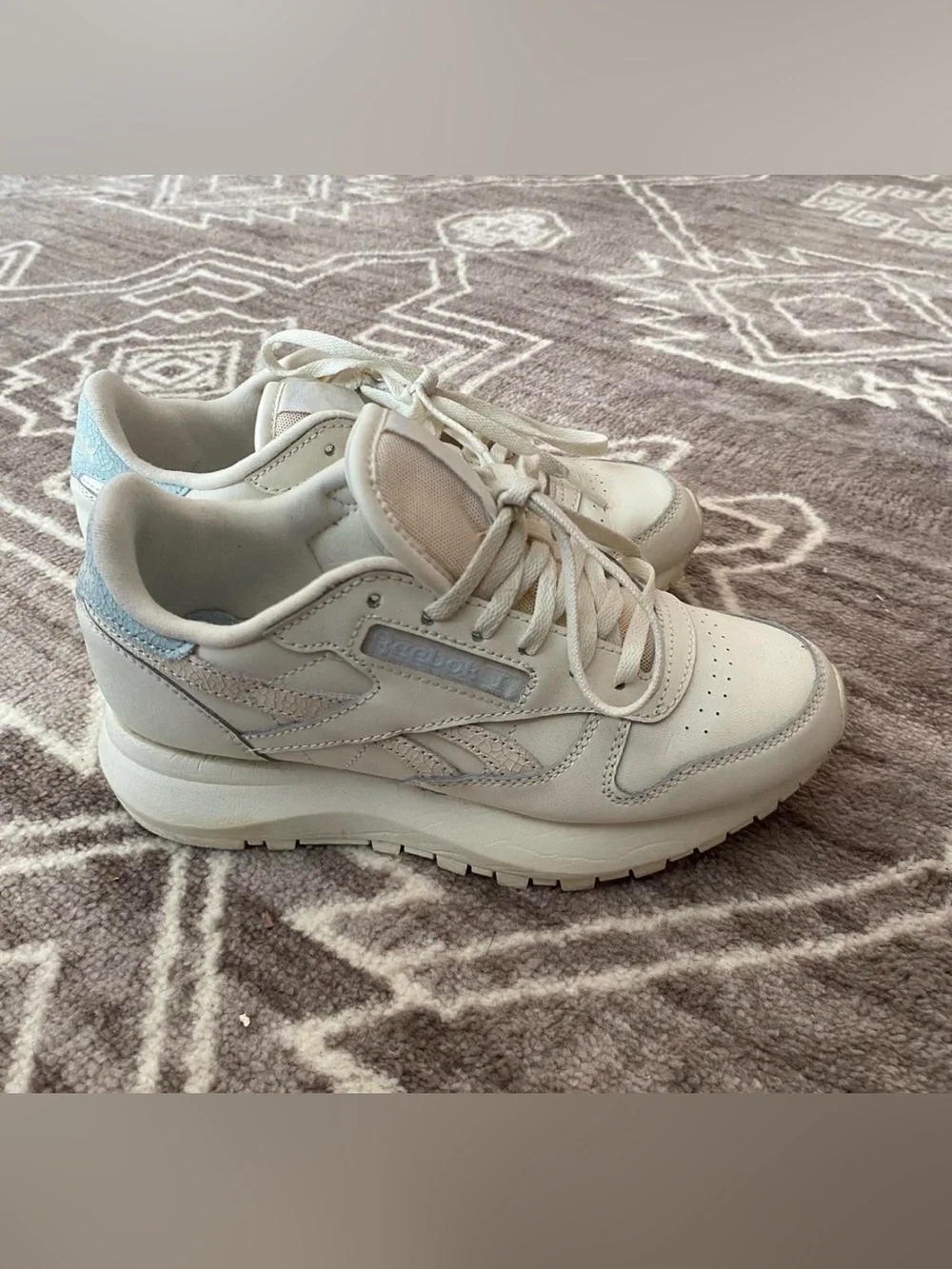 Reebok white blue